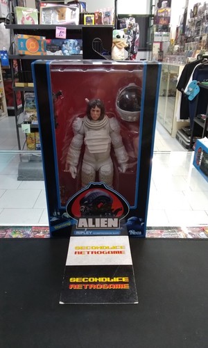 Action figure alien - action,