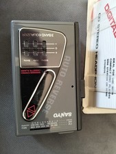 Walkman Sanyo Cassette Radio FM Come Nuovo Più Cuffie Vintage Nuove