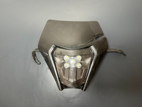 Faro anteriore con - con, mascherina