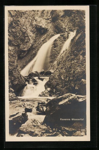 Idillio alla cascata - , di