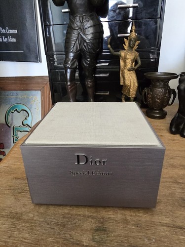 Dior shop display stand - dior, 100%
