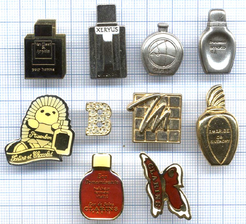 Lot pins parfums - de,