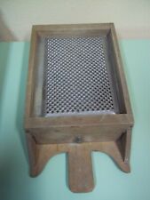 Vecchia grattugia in legno