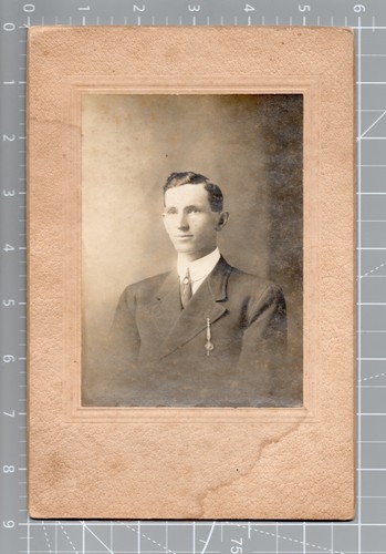 1908 ritratto giovane in - di,