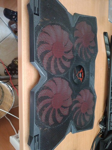 Base con ventole regolabili