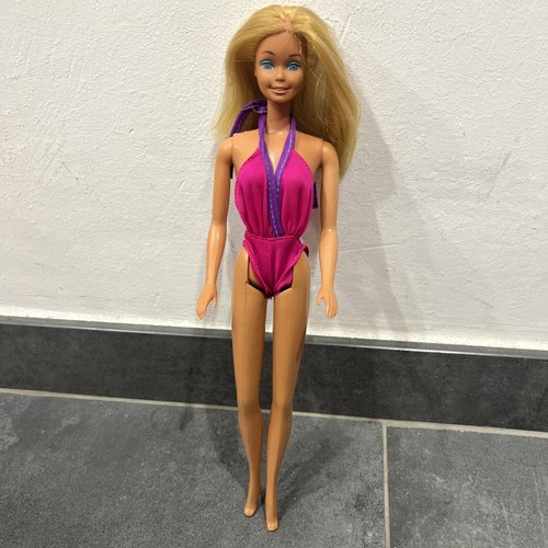 Barbie international - ,