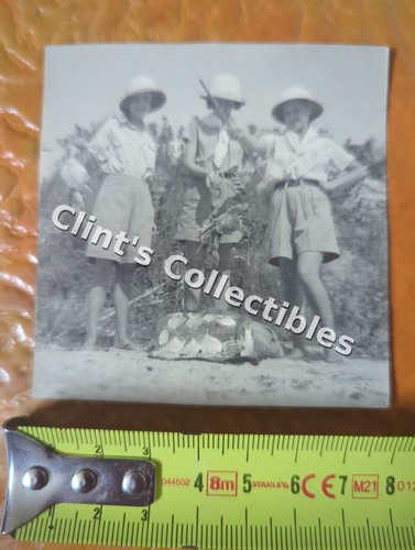 1930s ladies pith - pith, crab