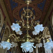 imponente lampadario francese