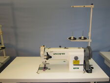 Macchina da cucire industriale