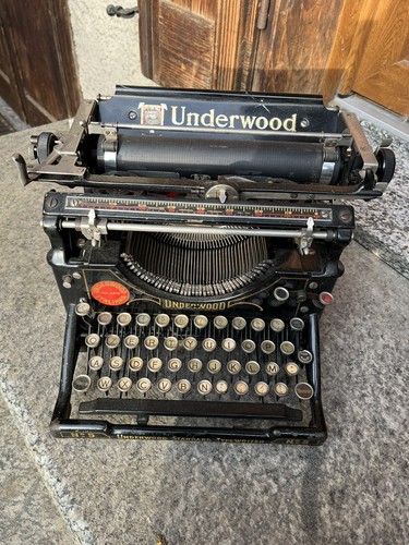 Underwood typewriter 5 made - 5,