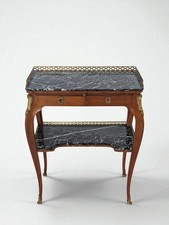 Elegante consolle in stile Luigi XV