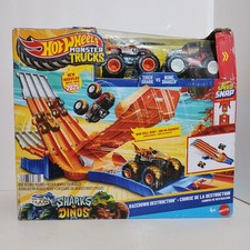 Hot Wheels Monster Trucks Race