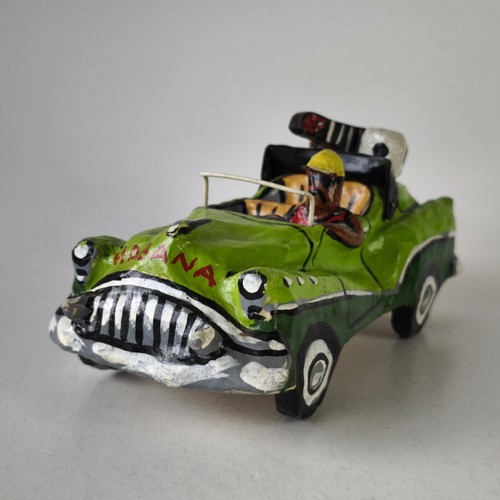 Interessante scultura arte - interessante,