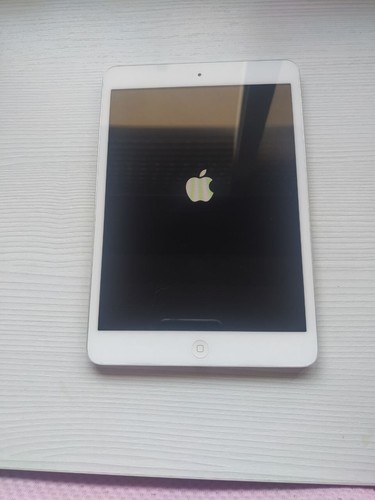 Apple ipad mini a1432 - 16, gb