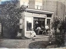 Casa e bici. Stile di vita di inizio XX secolo.