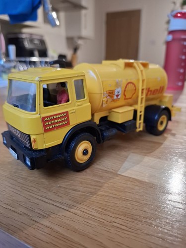 Britains farm toys - britains,