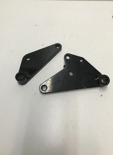 Piastre supporti pedane moto - piastre,