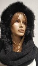 Sciarpa con cappuccio da