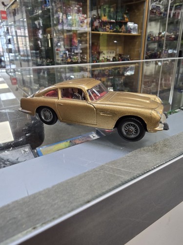 Corgi toys james bond - toys,
