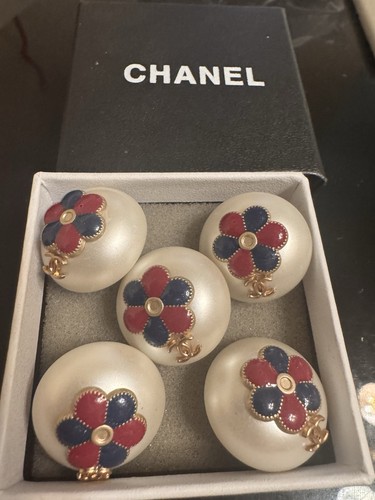 Chanel round pearls flowers - pearls,