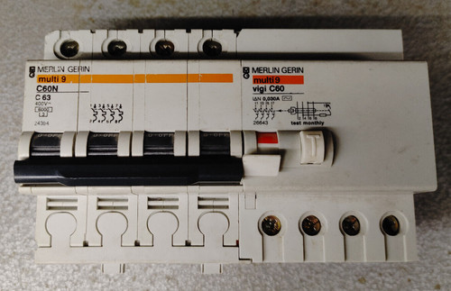 Interruttore magnetotermico
