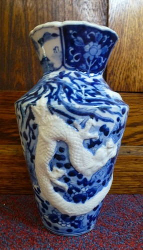 Antico vaso drago cinese