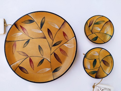 Tre piattini ceramica - tre,
