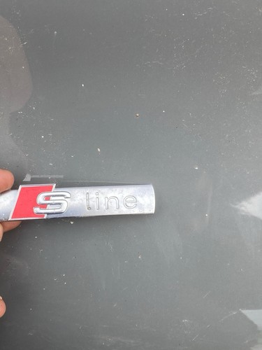 Audi line scritta - audi, emblema