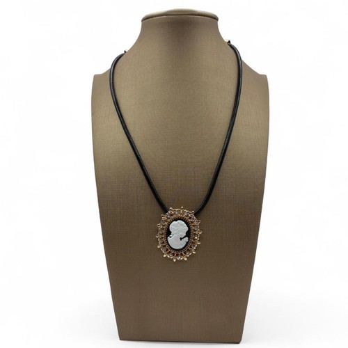 Collana filo nero - , ciondolo