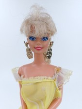 Bambola Barbie capelli