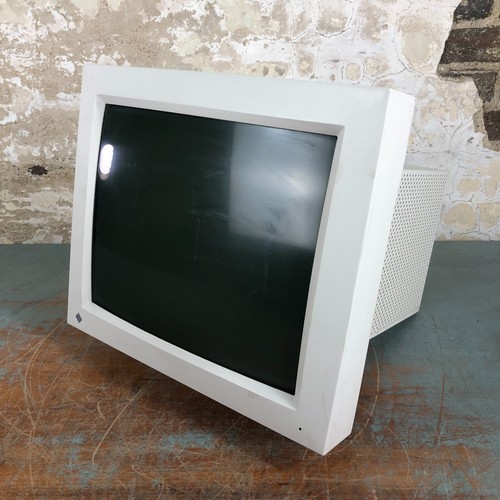 Sun microsystems 17smm4 - sun, a