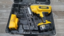 Chiodatrice DeWalt 18V Second
