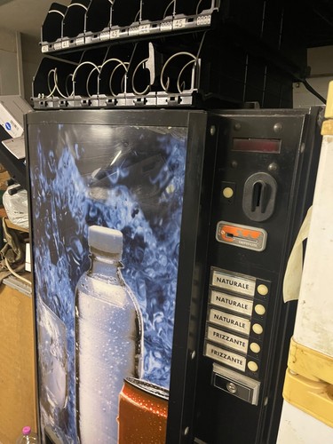 Distributore automatico snack - distributore,