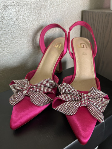Décolleté fucsia con fiocco