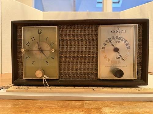 Zenith x390 tube radio - am/fm,