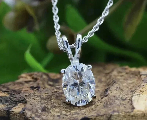 Ciondolo solitario diamante