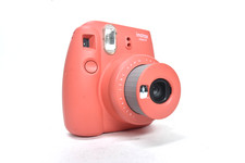 Fujifilm Instax Mini 9 fotocamera pellicola istantanea Red Virgin completamente testata e funzionante