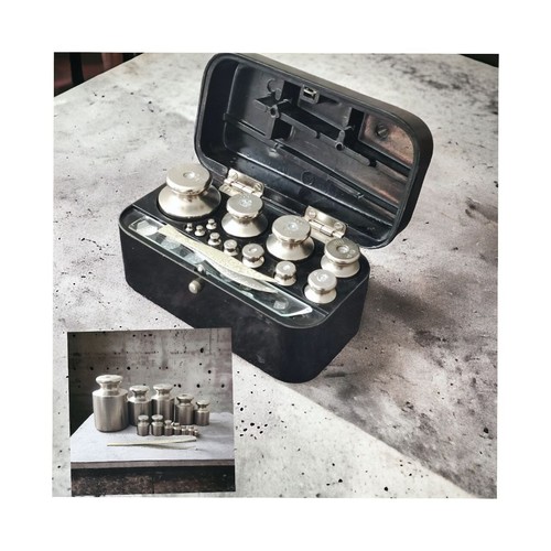 Small set for restoration - , of