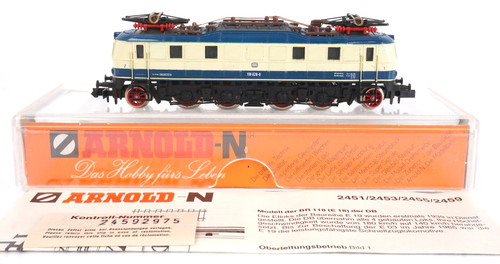 Arnold 2459 locomotiva - n,
