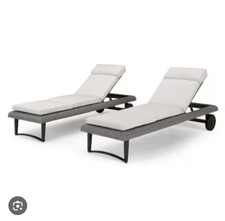 Vistano Gray Wicker Outdoor