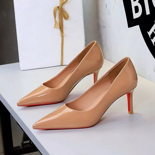 Decolte nude pesca vernice - nude,