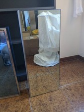 Mobiletto bagno in metallo con fronte e interno specchio, 2 mensole in vetro