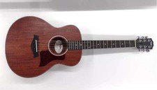 Chitarra acustica Taylor