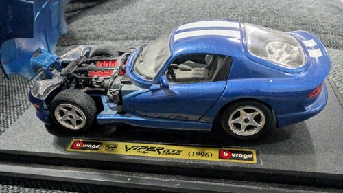 Bburago dodge viper - gts, coupe