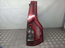 00946602 right rear headlight