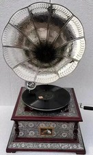 Antico grammofono HMV