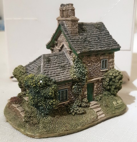 Lilliput lane nutkin - lilliput,