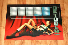 1998 Tomb Raider Lara Croft PS1 calendario ottobre vintage raro poster 56x40 cm