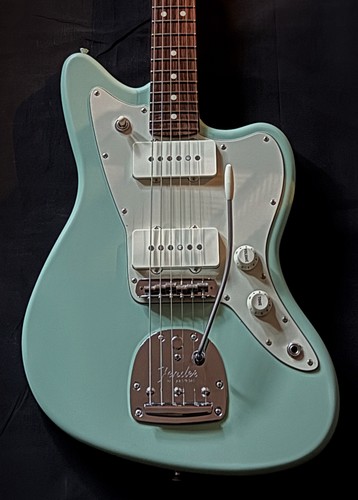 Fender made japan junior - made,