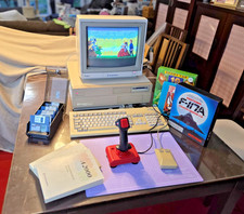 Set computer Commodore Amiga 2000 vintage retrò + monitor 1084 + mouse + tastiera